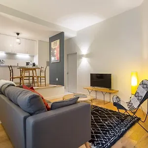 https://arbre-sec-meuble-lyon-proche-place-des-terreaux.hotels-rhonealpes.com